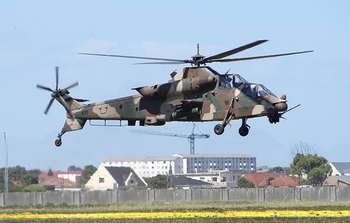 Nam Phi sở hữu trực thăng chiến đấu mạnh mẽ AH-2 Rooivalk